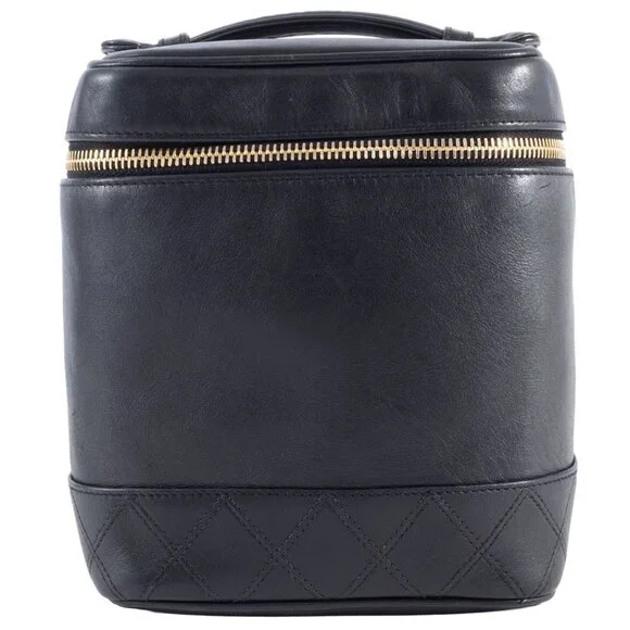 CHANEL Black Lambskin Leather Pouch - Picture 1 of 16